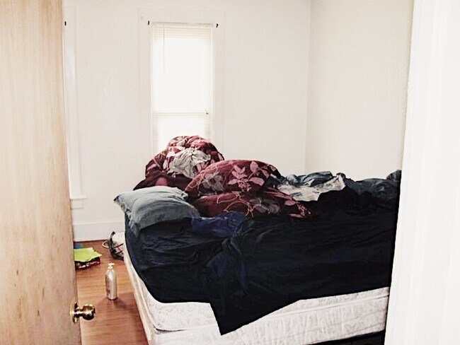 Foto del edificio - Newly remodeled 2BR Lower near Brewers Hill