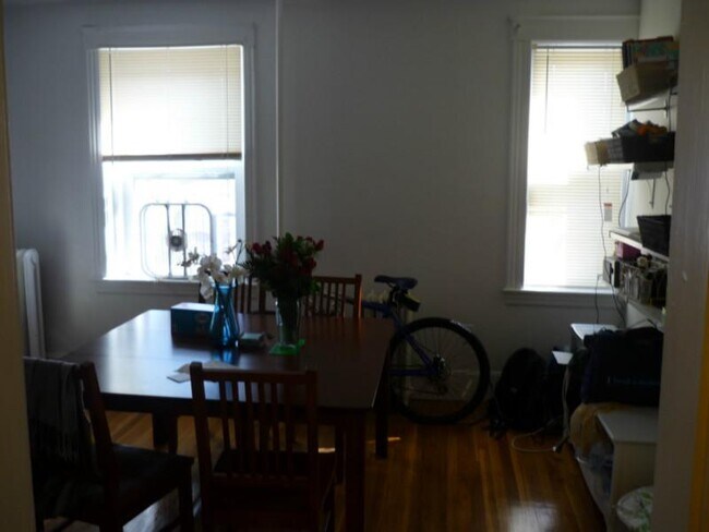 Building Photo - 1612 Commonwealth Ave