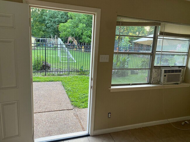 Foto del edificio - 539 Yorkshire St