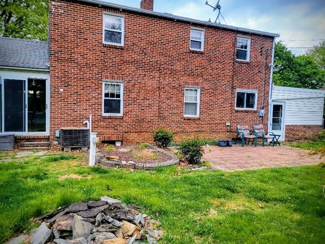 Foto del edificio - 551 S Royal St