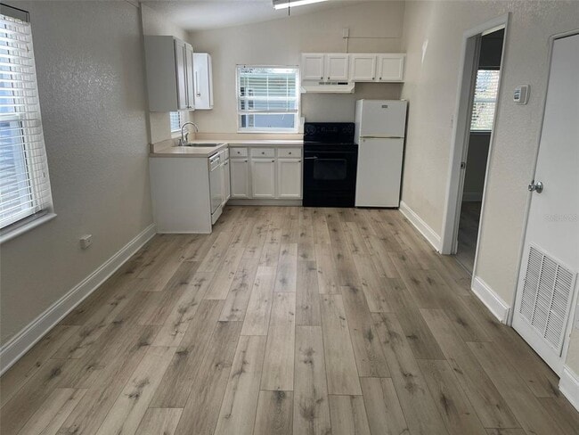 Foto del edificio - 2612 Coolidge Ave