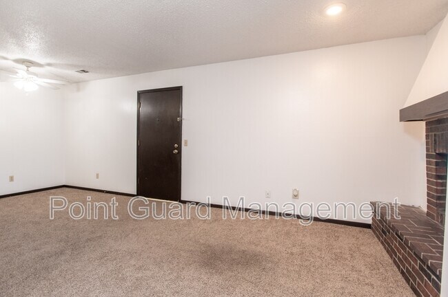 Foto del edificio - 900 N Waco Ave