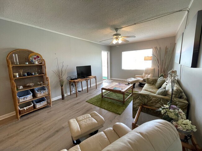 Foto del edificio - 112 Fairway Blvd