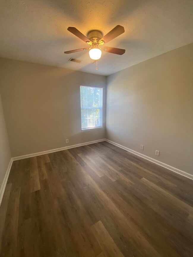 Building Photo - Charming 3 Bed 2 Bath Home In Murfreesboro