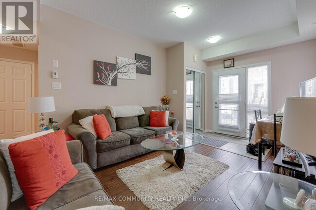 Photo du bâtiment - 250-250 Sunny Meadow Blvd