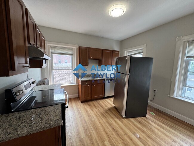 Foto del edificio - 904 Massachusetts Ave
