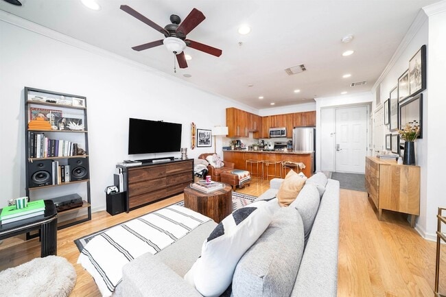 Building Photo - 1200 Grand St