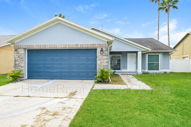Building Photo - 13424 Silvercreek Dr