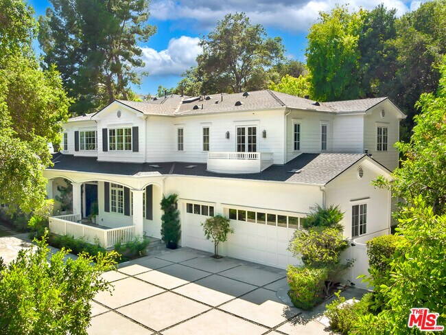 Foto del edificio - 3815 Valley Meadow Rd