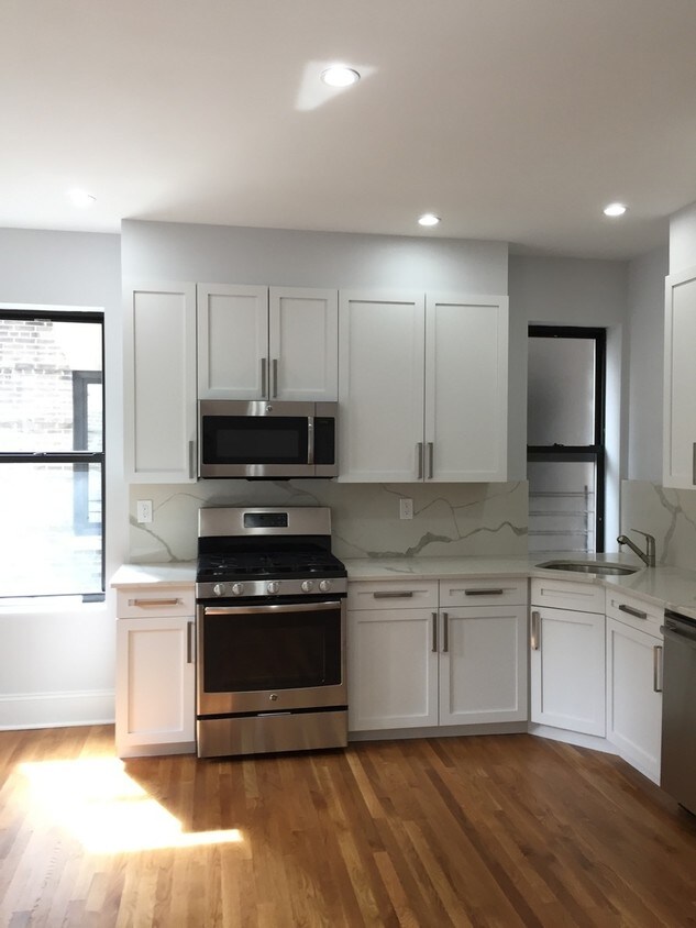 Foto principal - 220 West End Ave