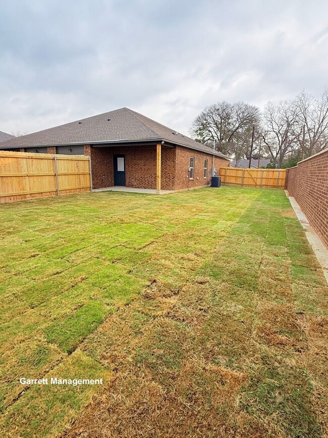 Building Photo - New Construction 3/2 Duplex