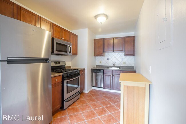 Foto del edificio - 2 br, 1 bath House - 500 Thayer Ave (#402)