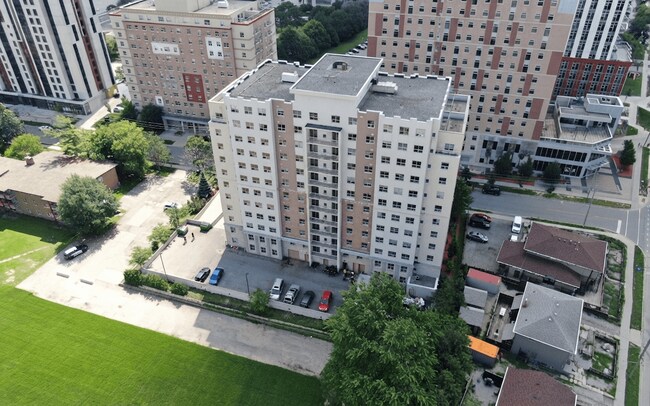 Photo du bâtiment - Walnut Village Inc.
