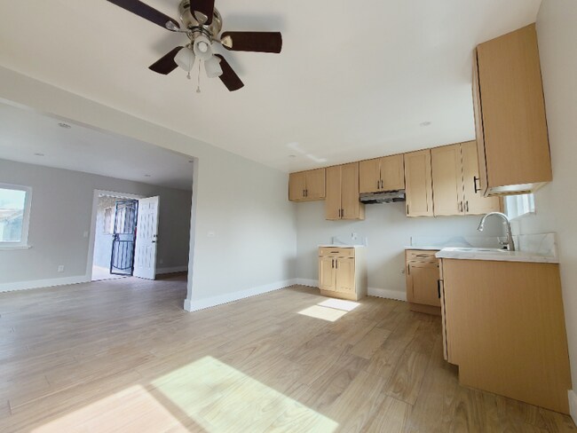 Foto del edificio - 14248 Gilmore St