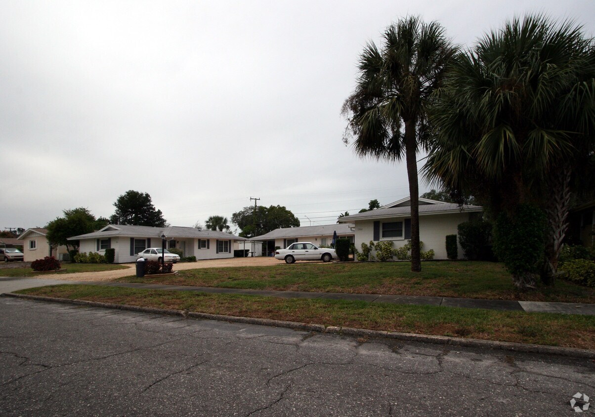 Primary Photo - 7294 Manatee St