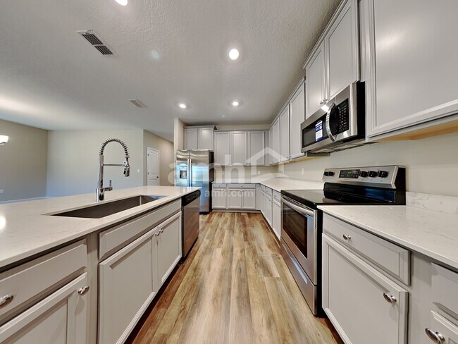 Building Photo - 82 Hemlock Point