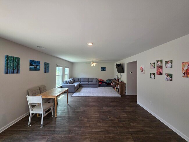 Building Photo - 1812 Lacebark Dr