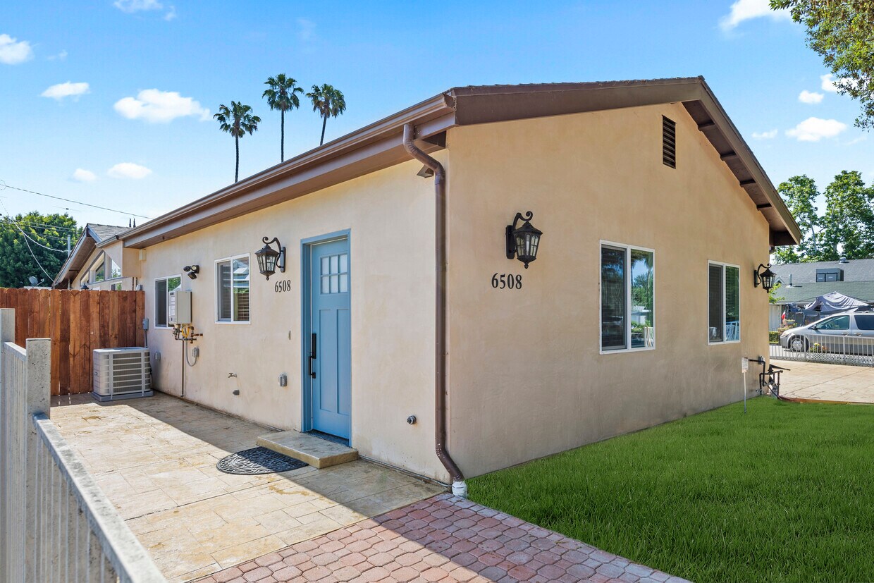Primary Photo - 6508 Oakdale Ave