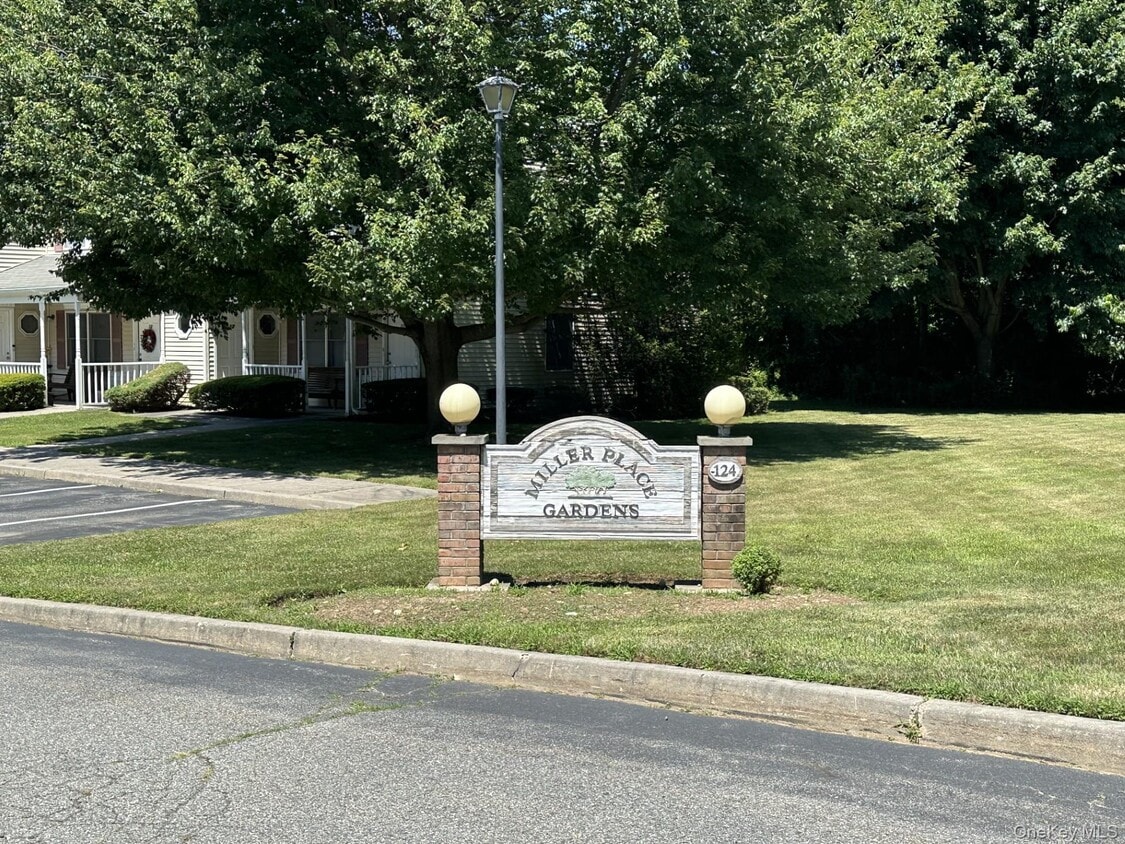 Primary Photo - 124 Sylvan Ave