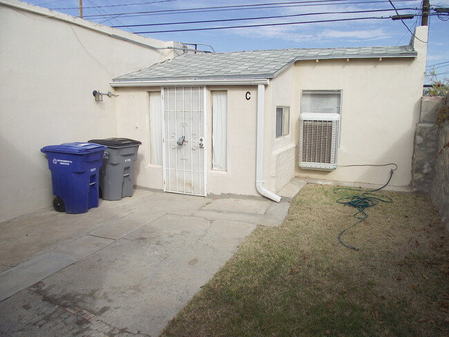 Foto del edificio - ALL UTILITIES INCLUDED WITH RENT!