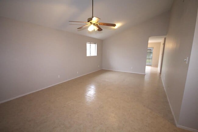 Building Photo - 1106 Ravenscourt Dr