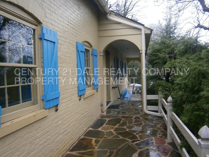 Primary Photo - 416 Rathton Rd