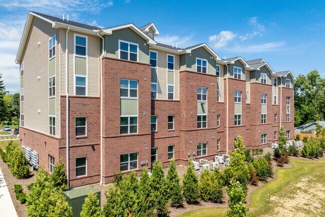 Foto del edificio - The Pointe at Walker Mill 55+