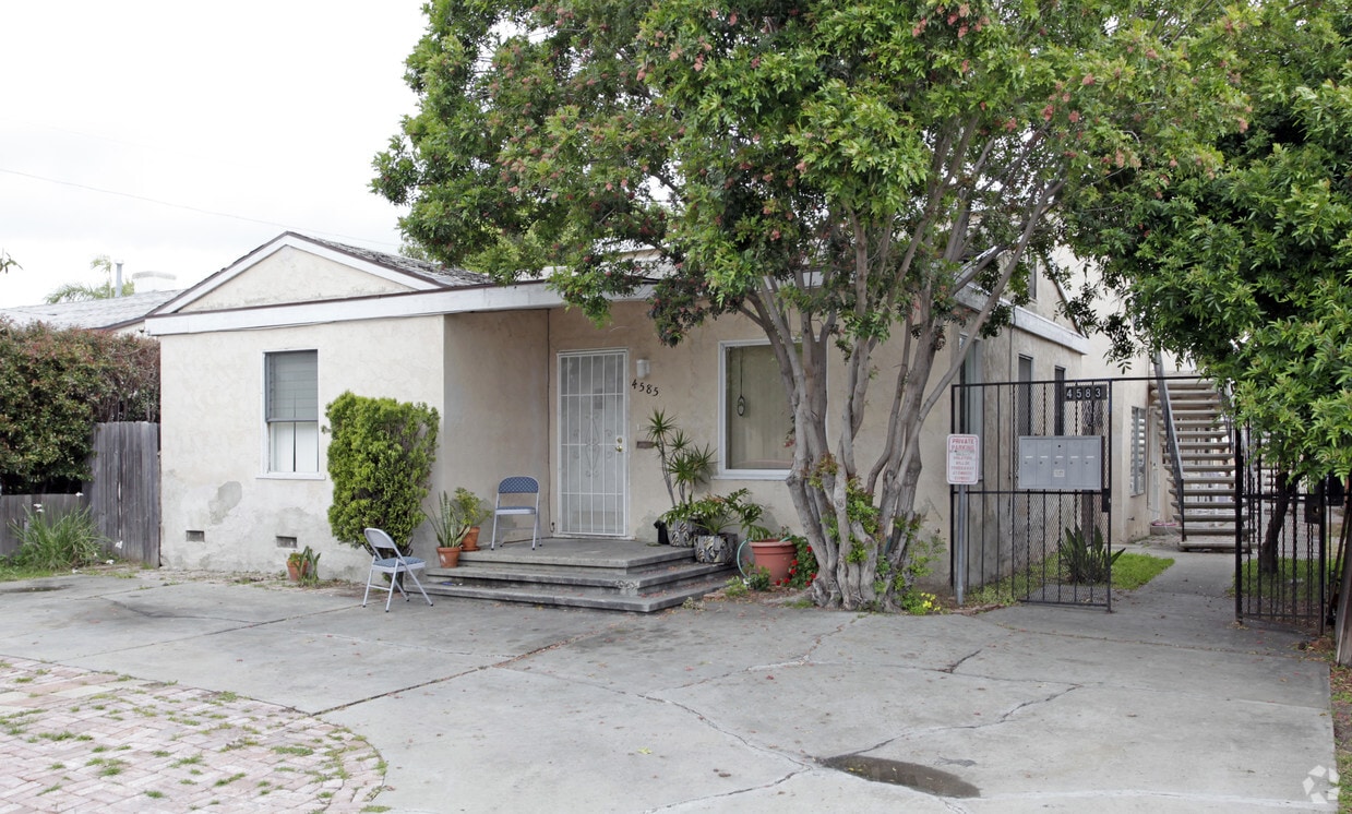 Building Photo - 4583-4585 Altadena Ave