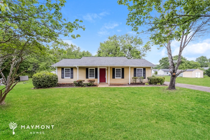 Primary Photo - 122 Strawberry Dr