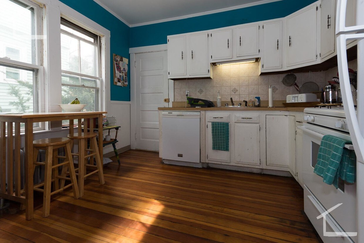 Primary Photo - 35 Langley Rd