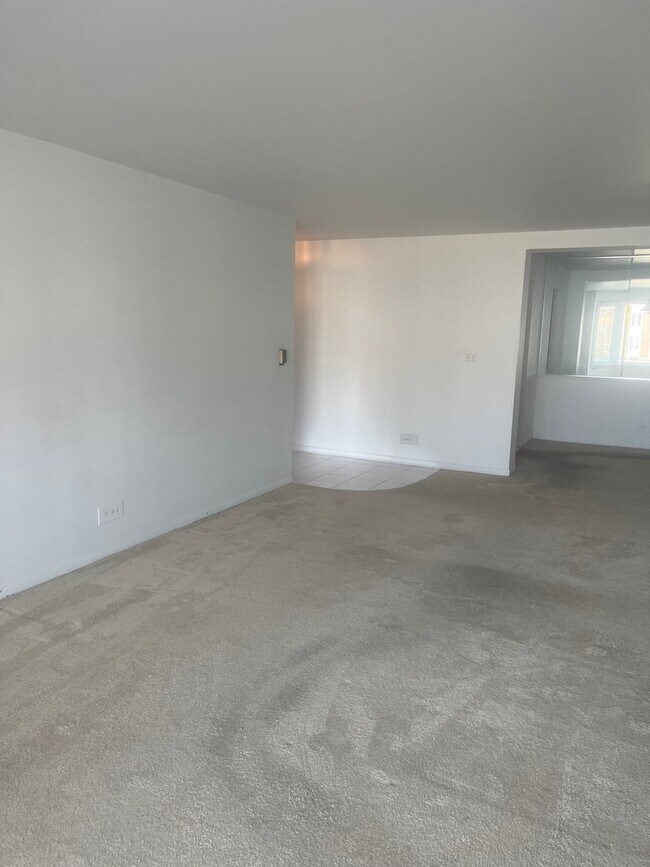 Building Photo - 2500 Archbury Ln