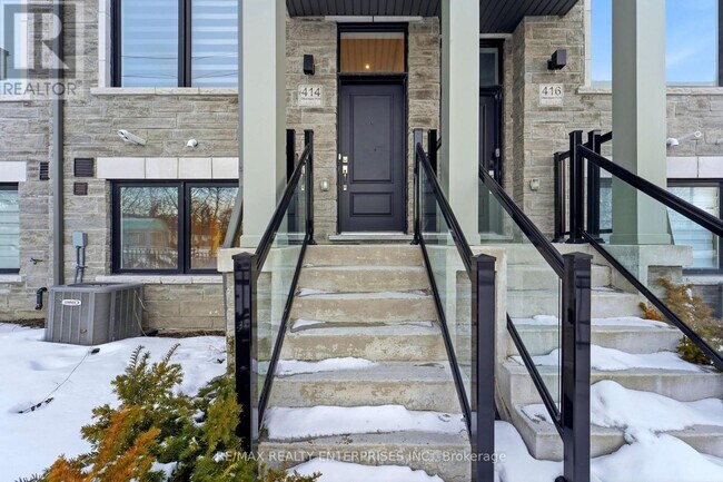 Building Photo - 414 Okanagan Path