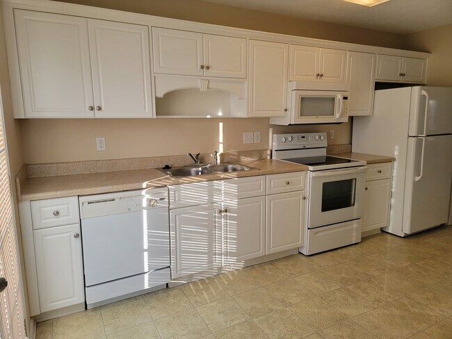Building Photo - 1812 Lauren Ln