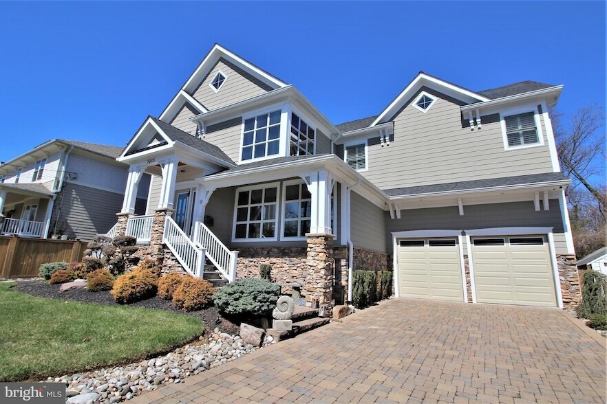 Foto principal - 5905 Lone Oak Dr