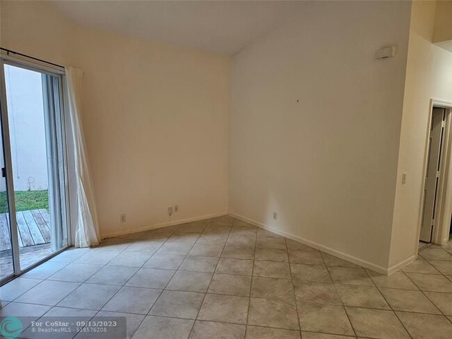 Building Photo - 5845 Eagle Cay Cir