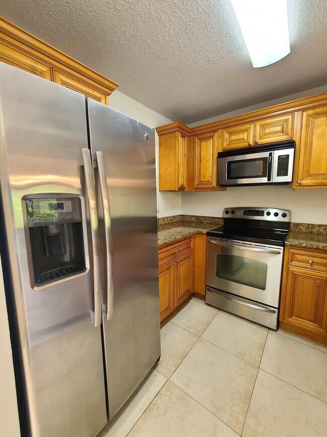 Building Photo - 1421 Windorah Way