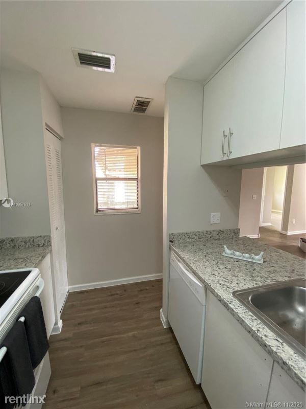 Foto del edificio - 9710 Hammocks Blvd