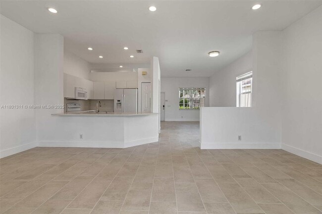 Building Photo - 1736 Aspen Ln