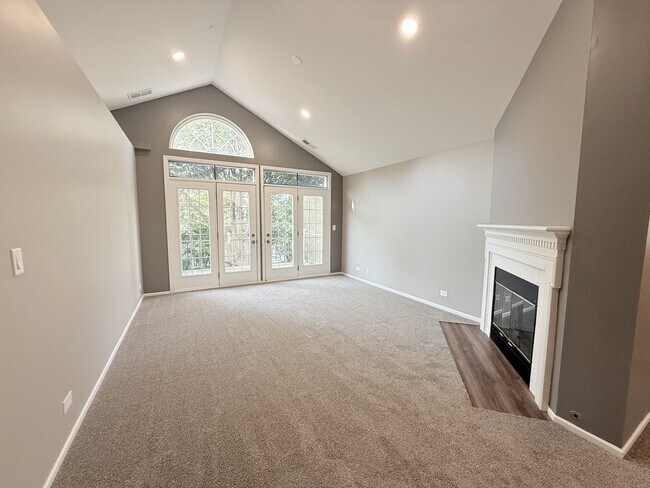 Foto del edificio - 1623 Camberley Ct