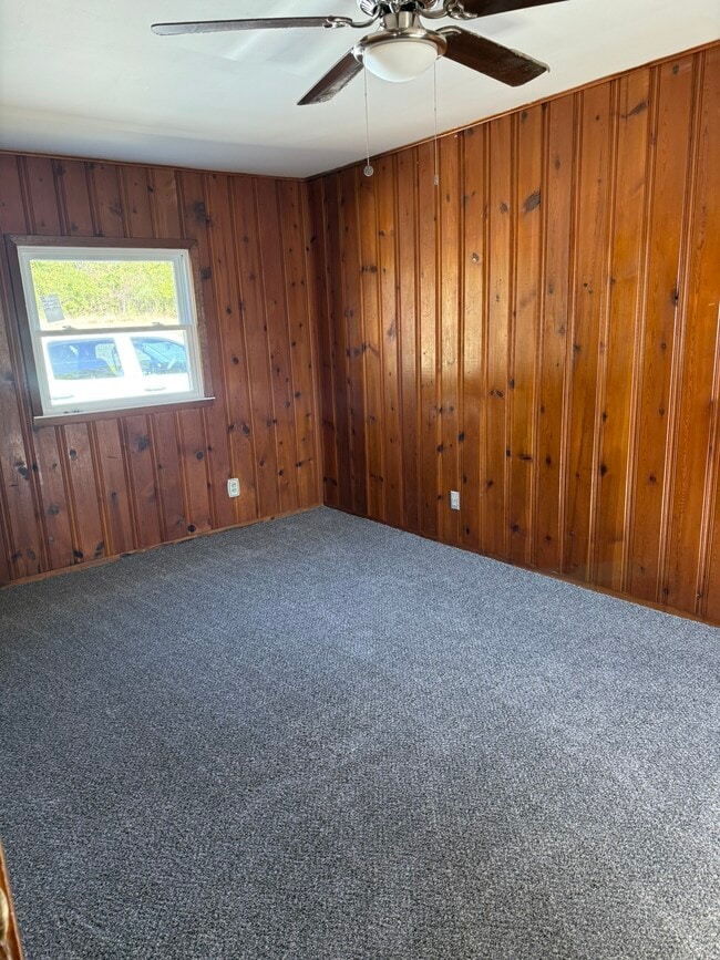 Building Photo - 10703 Hickman Mills Dr