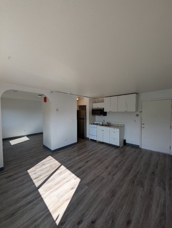 Building Photo - 618 Gambell St
