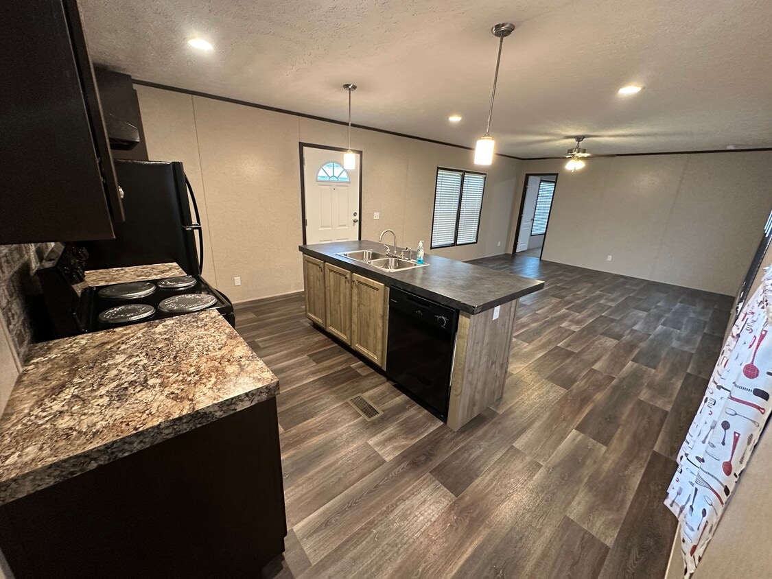 Primary Photo - 12734 Co Rd 2184D