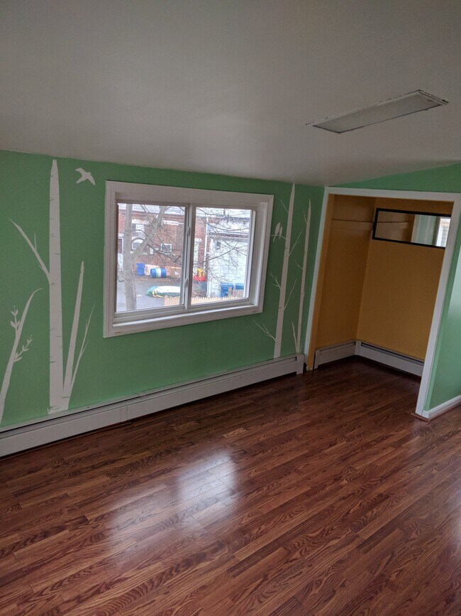 Bonus room/Office/Art studio - 112 Beech St