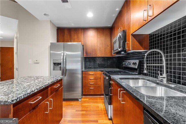 Building Photo - 250 Pharr Rd NE