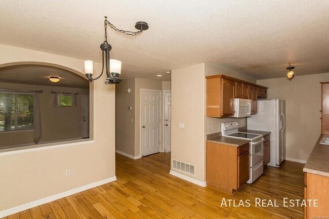Building Photo - 9539 E Iowa Cir
