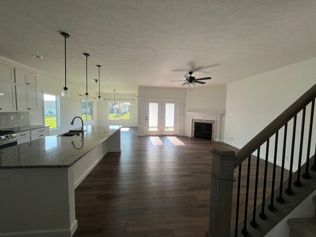 Foto del edificio - Luxury Custom-Built 6 Bedroom Home in West Lafayette with Finished Basement & Designer Features