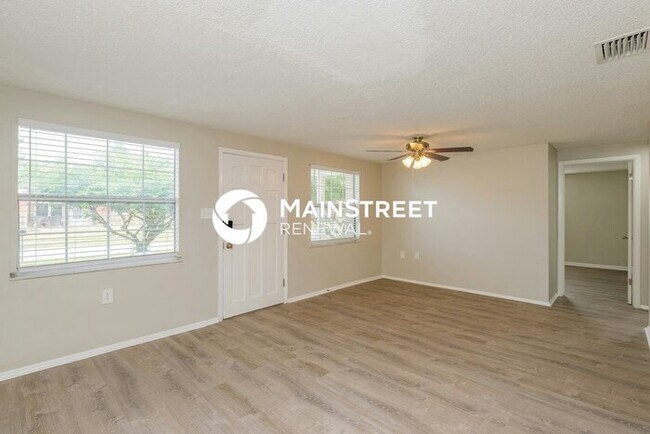 Foto del edificio - 4 Bedroom Pet-Friendly Home in HOLIDAY, FL...