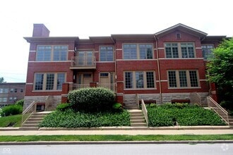 Building Photo - 2106 N Pennsylvania St