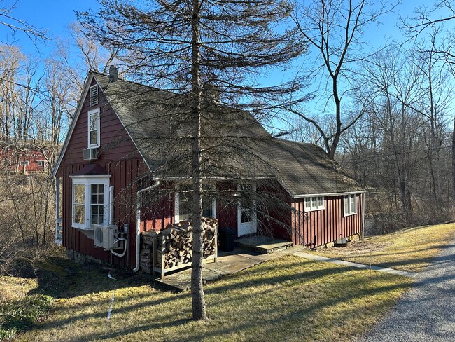 Building Photo - 294 Amenia Union Rd
