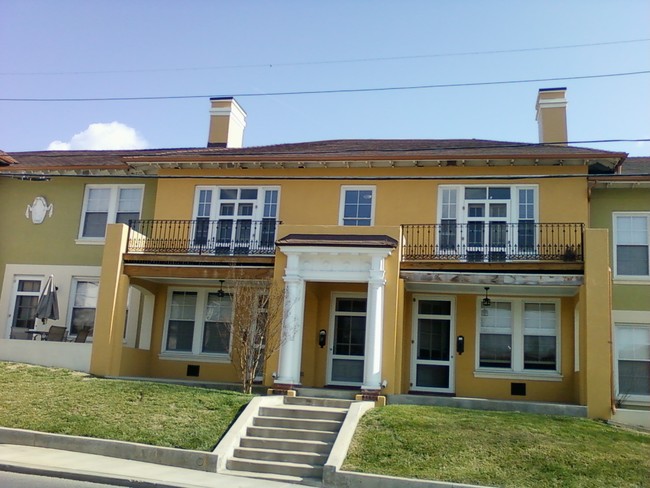 Building Photo - 700 N Roan St